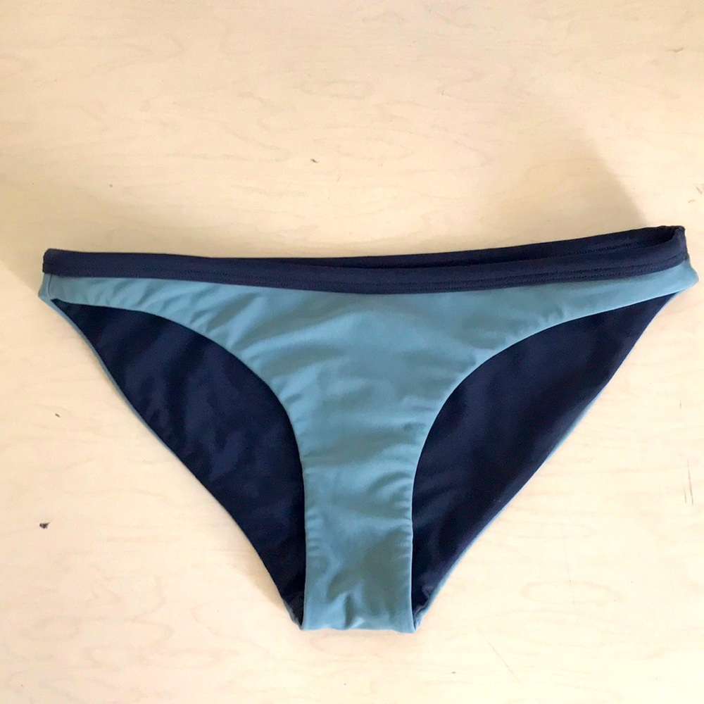 Rip Curl reversible bikini bottoms, size M